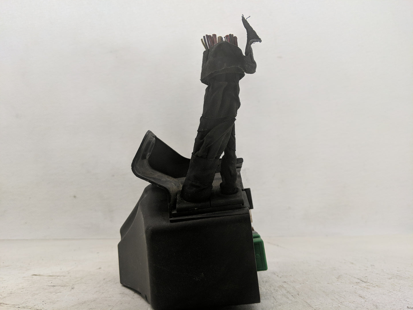 2007 Mercedes-Benz R500 Fusebox Fuse Box Panel Relay Module P/N:002 542 11 19 Fits Fits 2006 2008 2009 OEM Used Auto Parts -