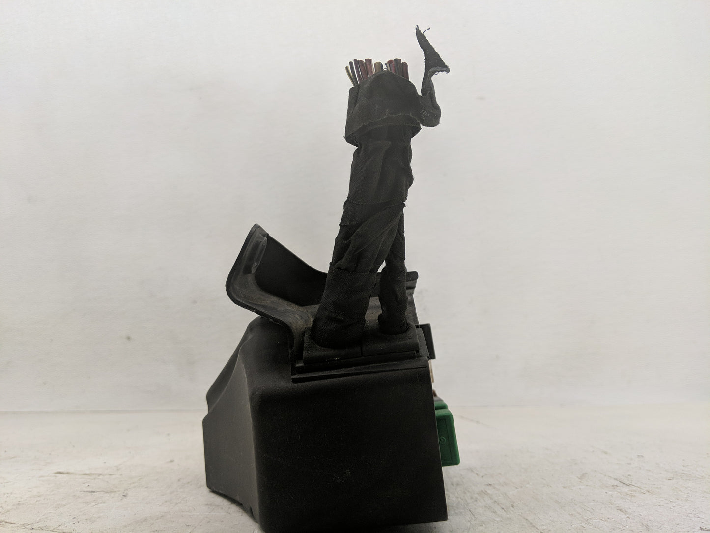 2007 Mercedes-Benz R500 Fusebox Fuse Box Panel Relay Module P/N:002 542 11 19 Fits Fits 2006 2008 2009 OEM Used Auto Parts -