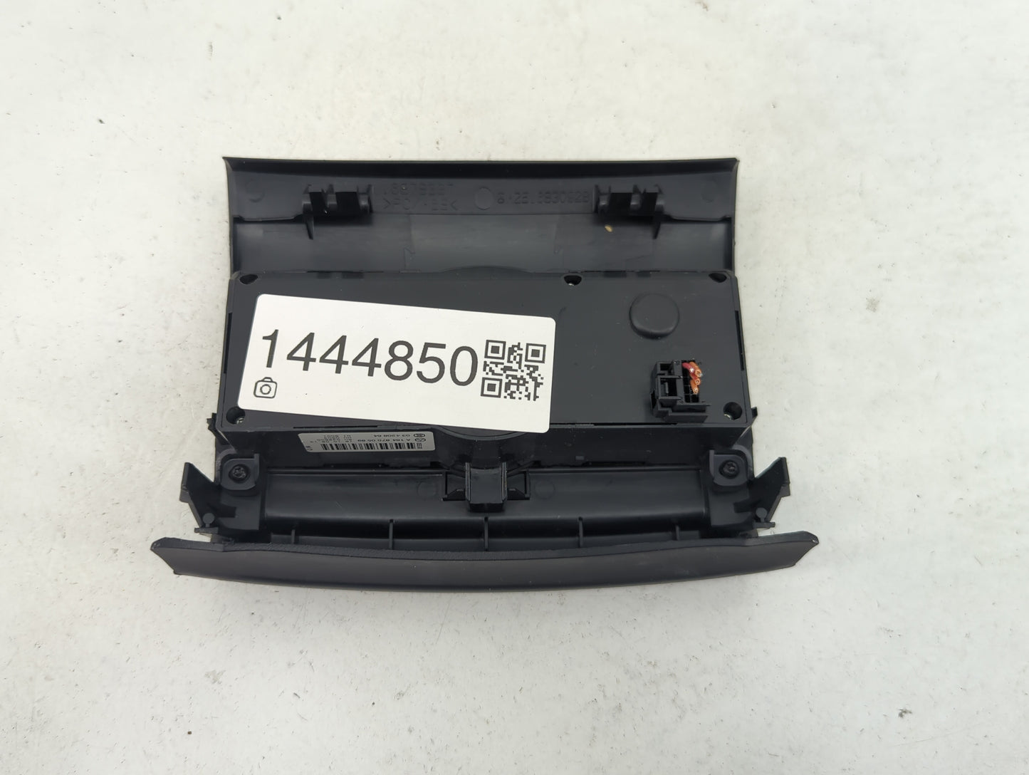 2009 Mercedes-Benz Rclass Climate Control Module Temperature AC/Heater Replacement P/N:A1648700589 0342086 4 Fits OEM Used A
