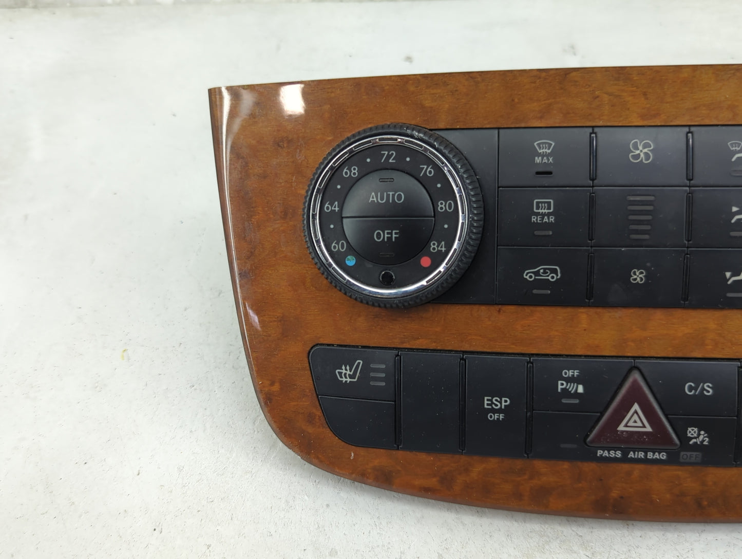 2009 Mercedes-Benz Rclass Climate Control Module Temperature AC/Heater Replacement P/N:A2518702390 A2518206589 Fits OEM Used