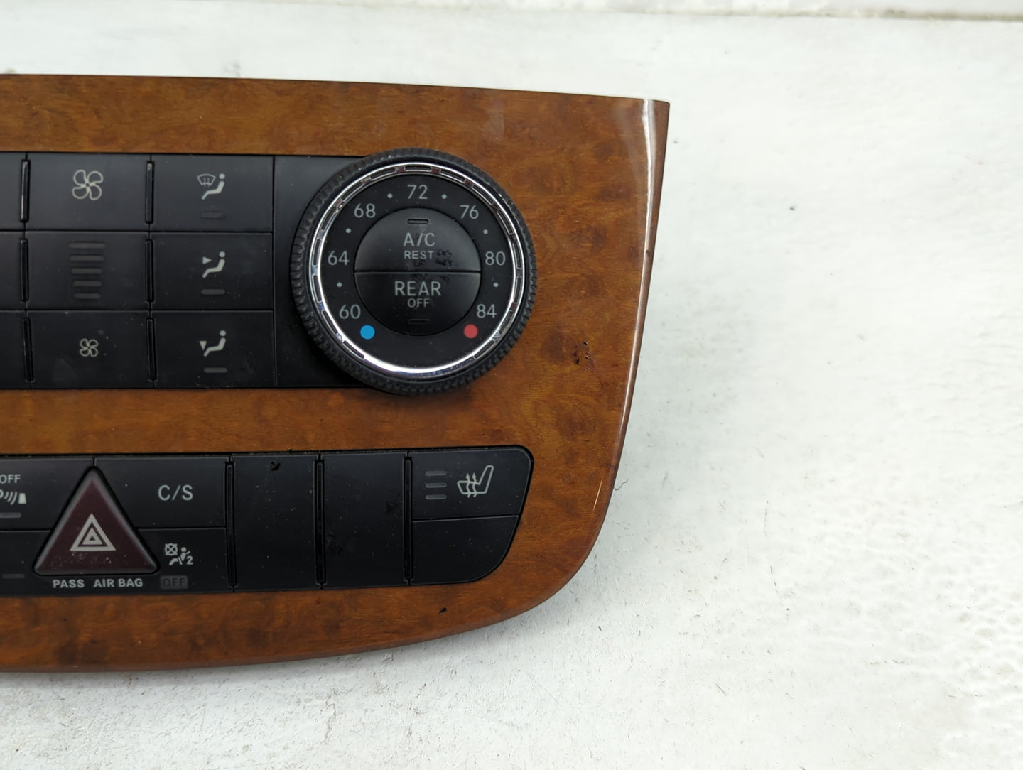 2009 Mercedes-Benz Rclass Climate Control Module Temperature AC/Heater Replacement P/N:A2518702390 A2518206589 Fits OEM Used