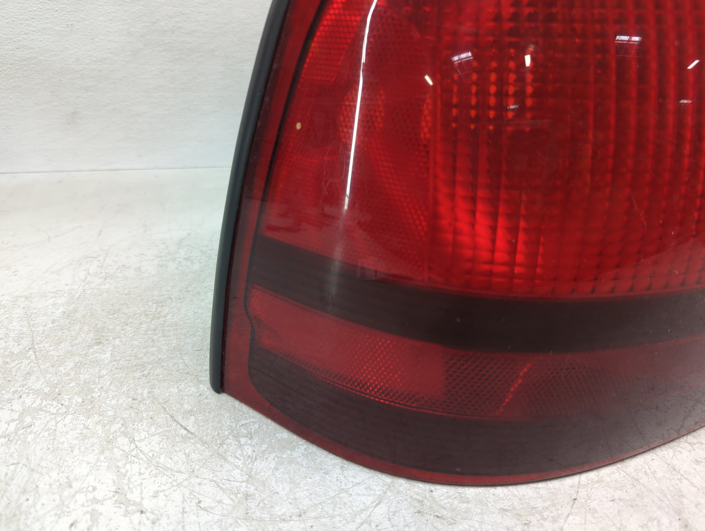 2003-2011 Mercury Grand Marquis Tail Light Assembly Driver Left OEM Fits Fits 2003 2004 2005 2006 2007 2008 2009 2010 2011 O