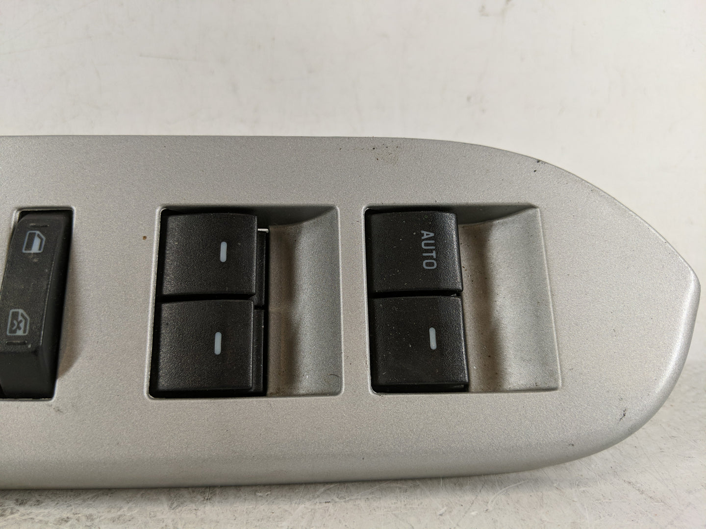 2008-2011 Mercury Mariner Master Power Window Switch Replacement Driver Side Left P/N:8L8T-14540-ACW Fits OEM Used Auto Part