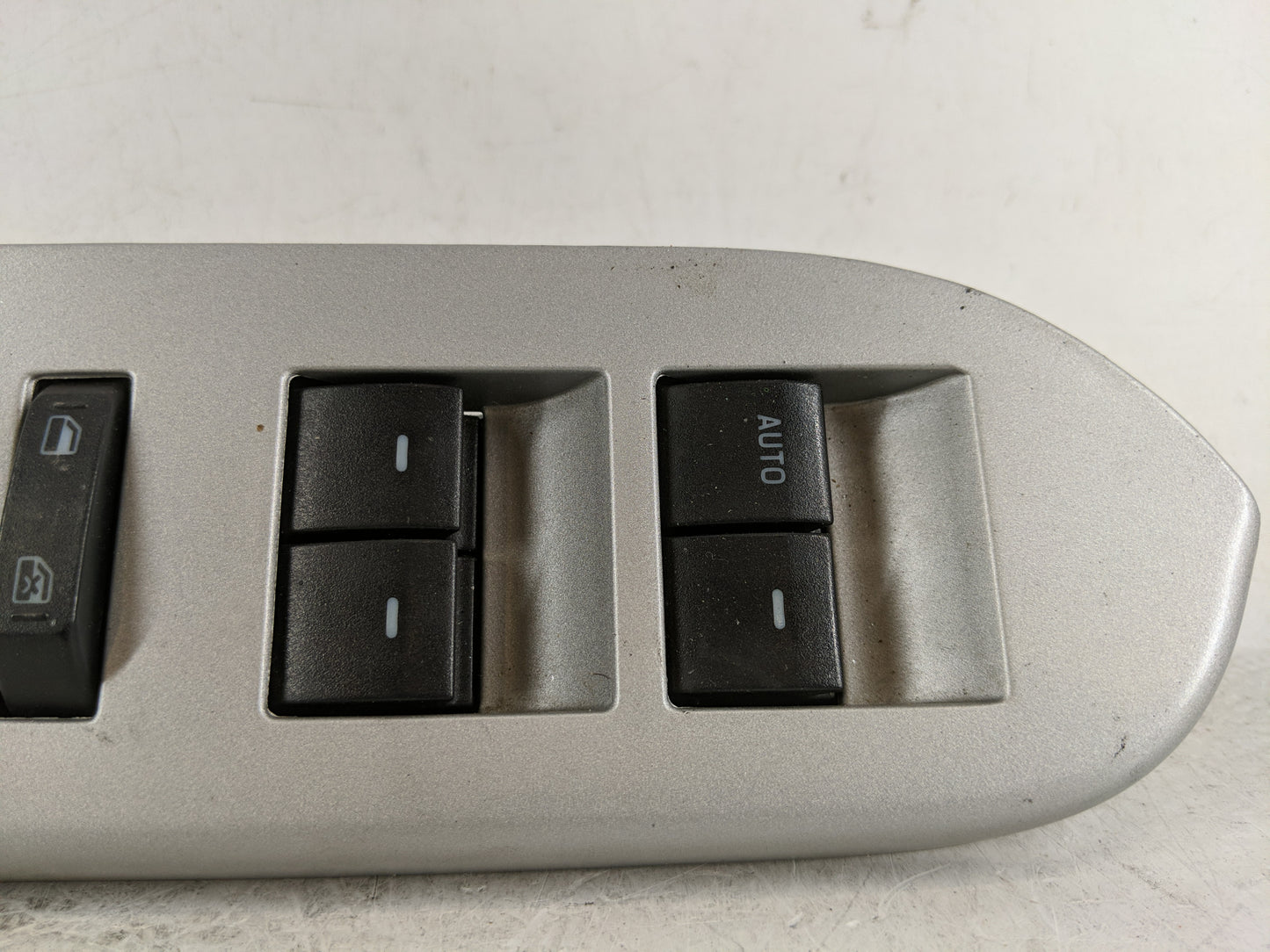 2008-2011 Mercury Mariner Master Power Window Switch Replacement Driver Side Left P/N:8L8T-14540-ACW Fits OEM Used Auto Part