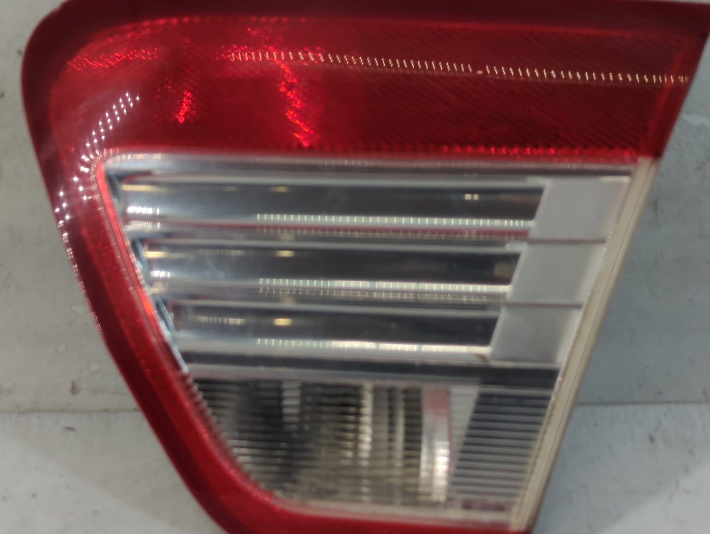 2006-2009 Mercury Milan Rear Center Lid Brake Light Tail Light P/N:22490402004538 Fits Fits 2006 2007 2008 2009 OEM Used Aut