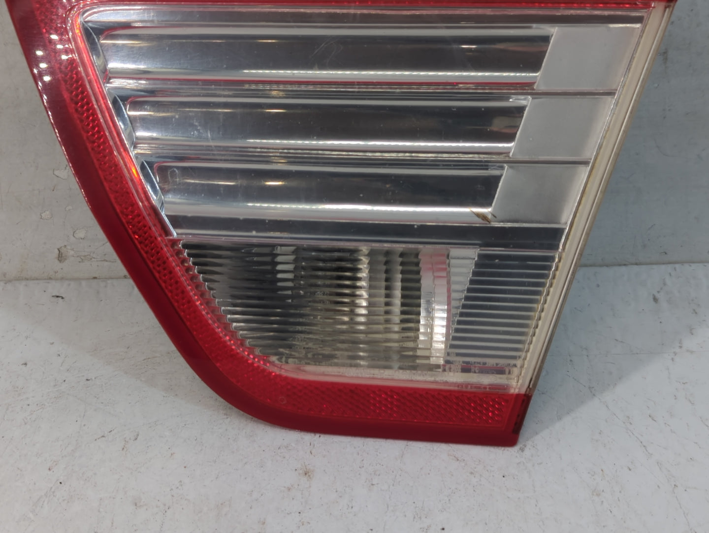 2006-2009 Mercury Milan Rear Center Lid Brake Light Tail Light P/N:22490402004538 Fits Fits 2006 2007 2008 2009 OEM Used Aut