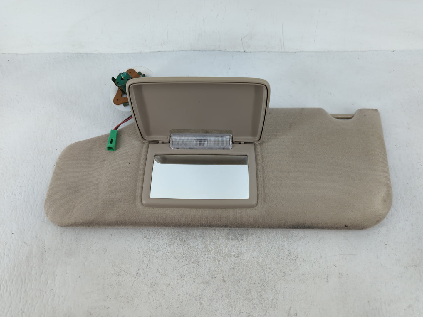 2008-2009 Mercury Sable Sun Visor Shade Replacement Driver Left Mirror Fits Fits 2008 2009 OEM Used Auto Parts - Oemusedauto
