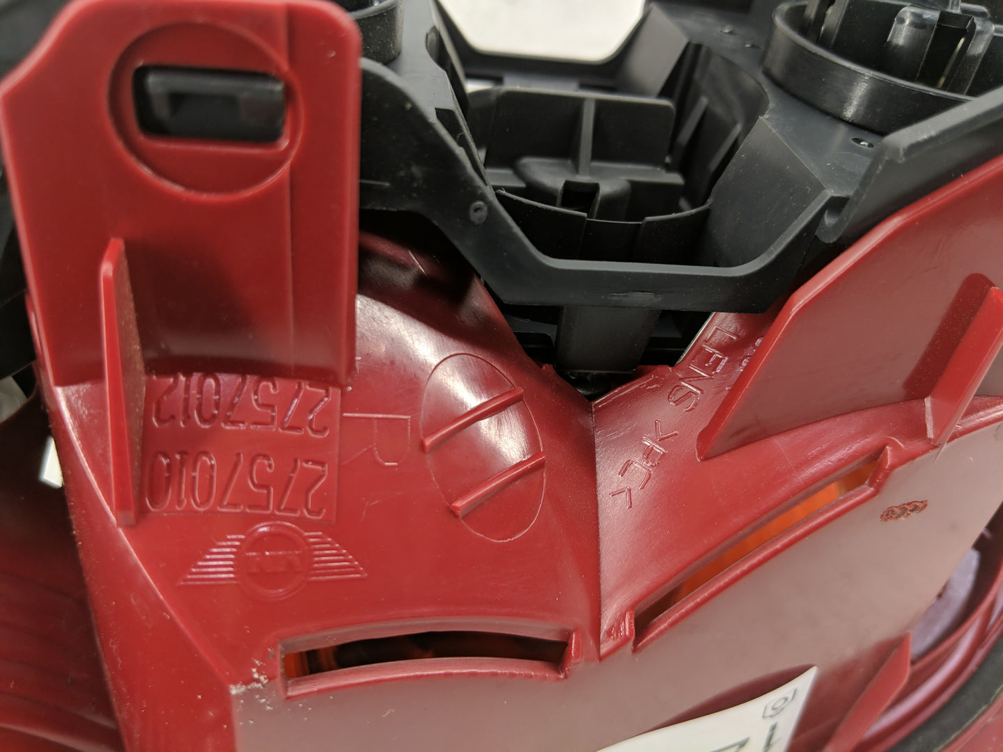 2009 Mini Cooper Tail Light Assembly Passenger Right OEM P/N:2757010 Fits OEM Used Auto Parts - Oemusedautoparts1.com