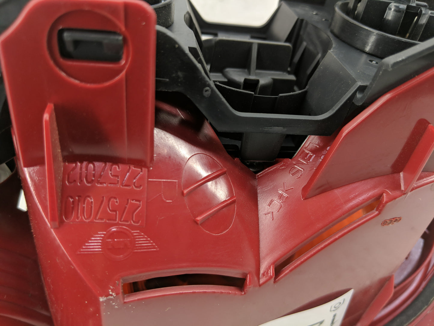 2009 Mini Cooper Tail Light Assembly Passenger Right OEM P/N:2757010 Fits OEM Used Auto Parts - Oemusedautoparts1.com