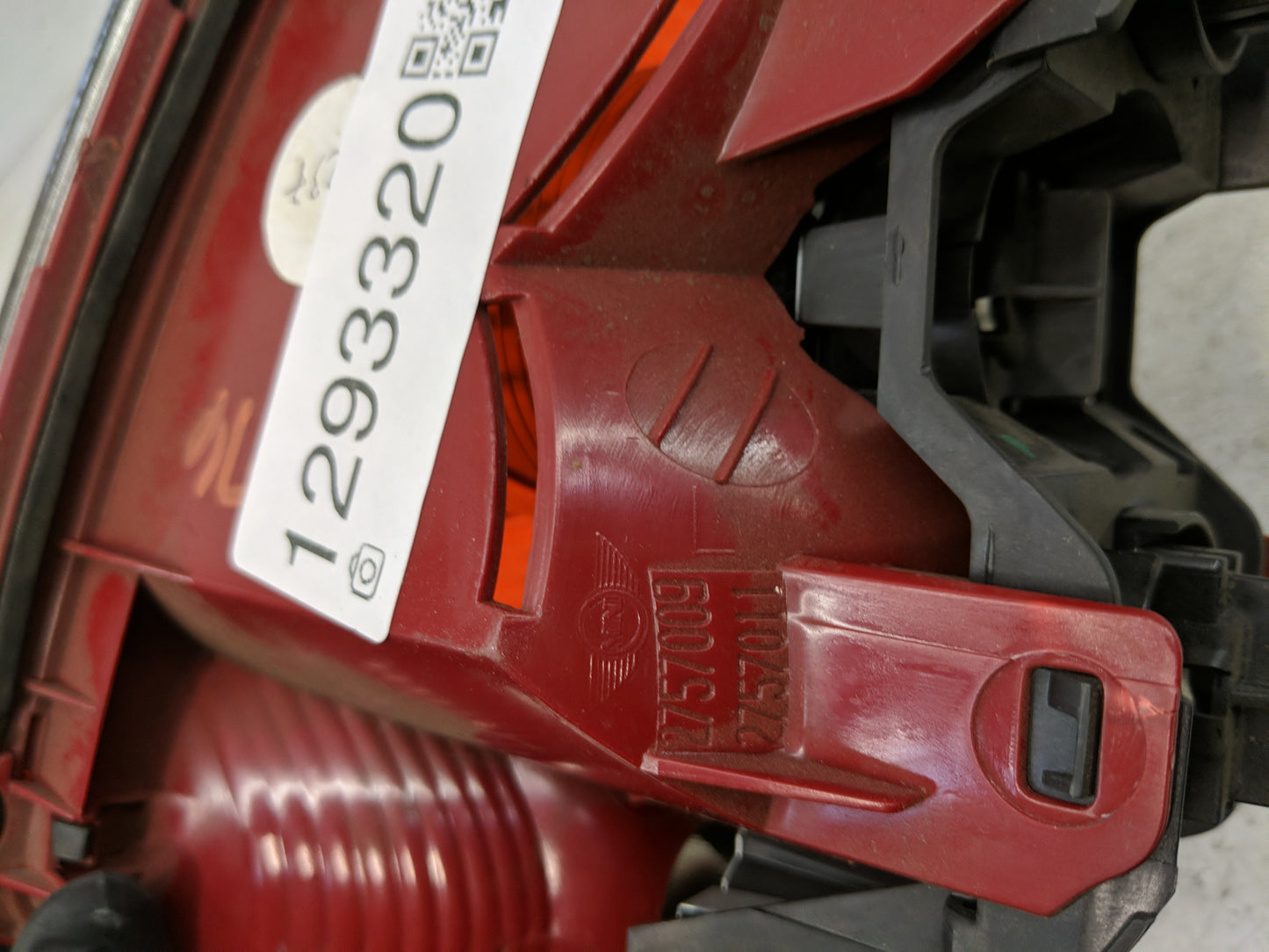 2009 Mini Cooper Tail Light Assembly Driver Left OEM P/N:2757009 Fits OEM Used Auto Parts - Oemusedautoparts1.com