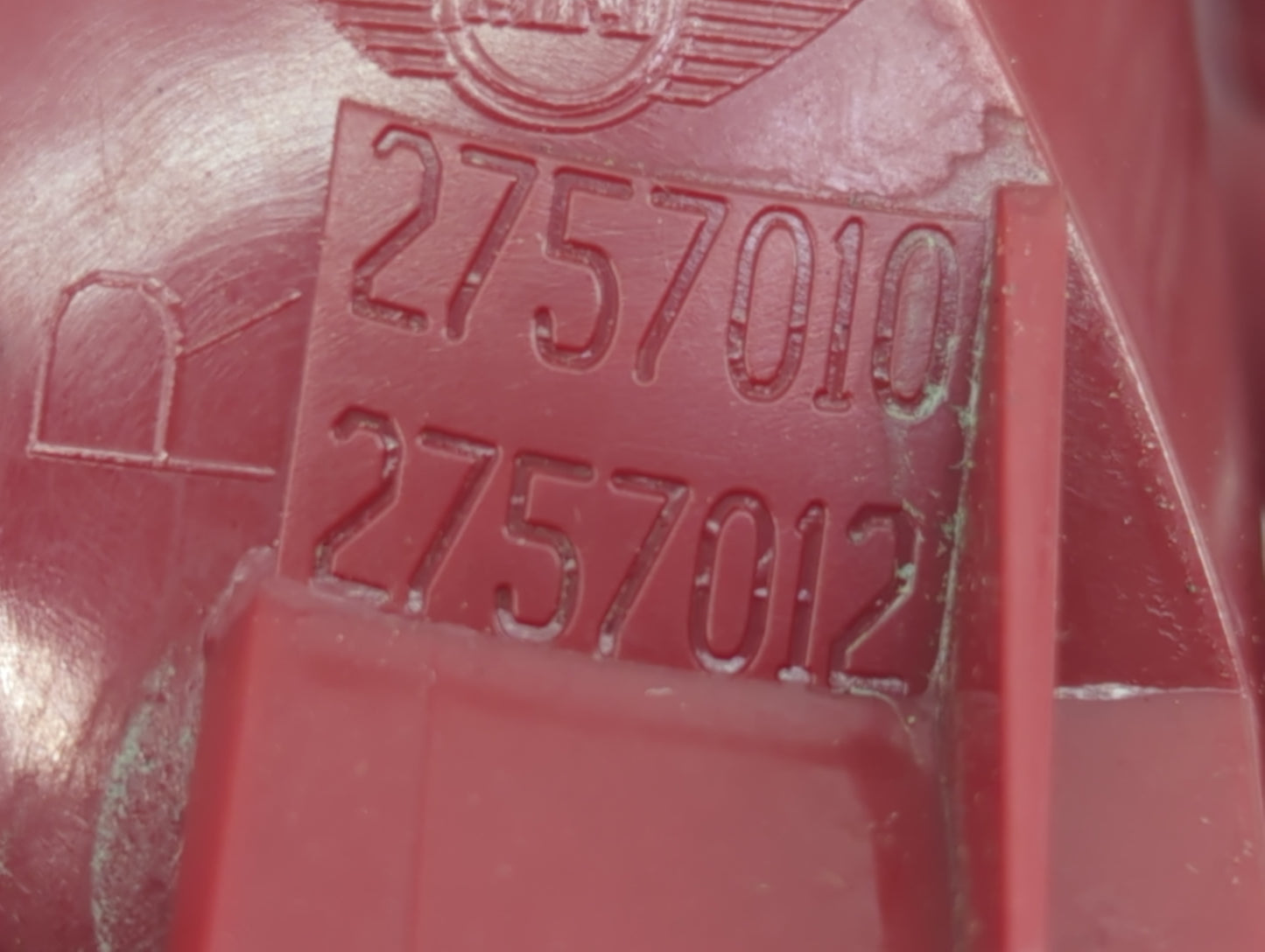 2009 Mini Cooper Tail Light Assembly Passenger Right OEM P/N:2753626 2751308, 2757012, 2757010 Fits OEM Used Auto Parts - Oe