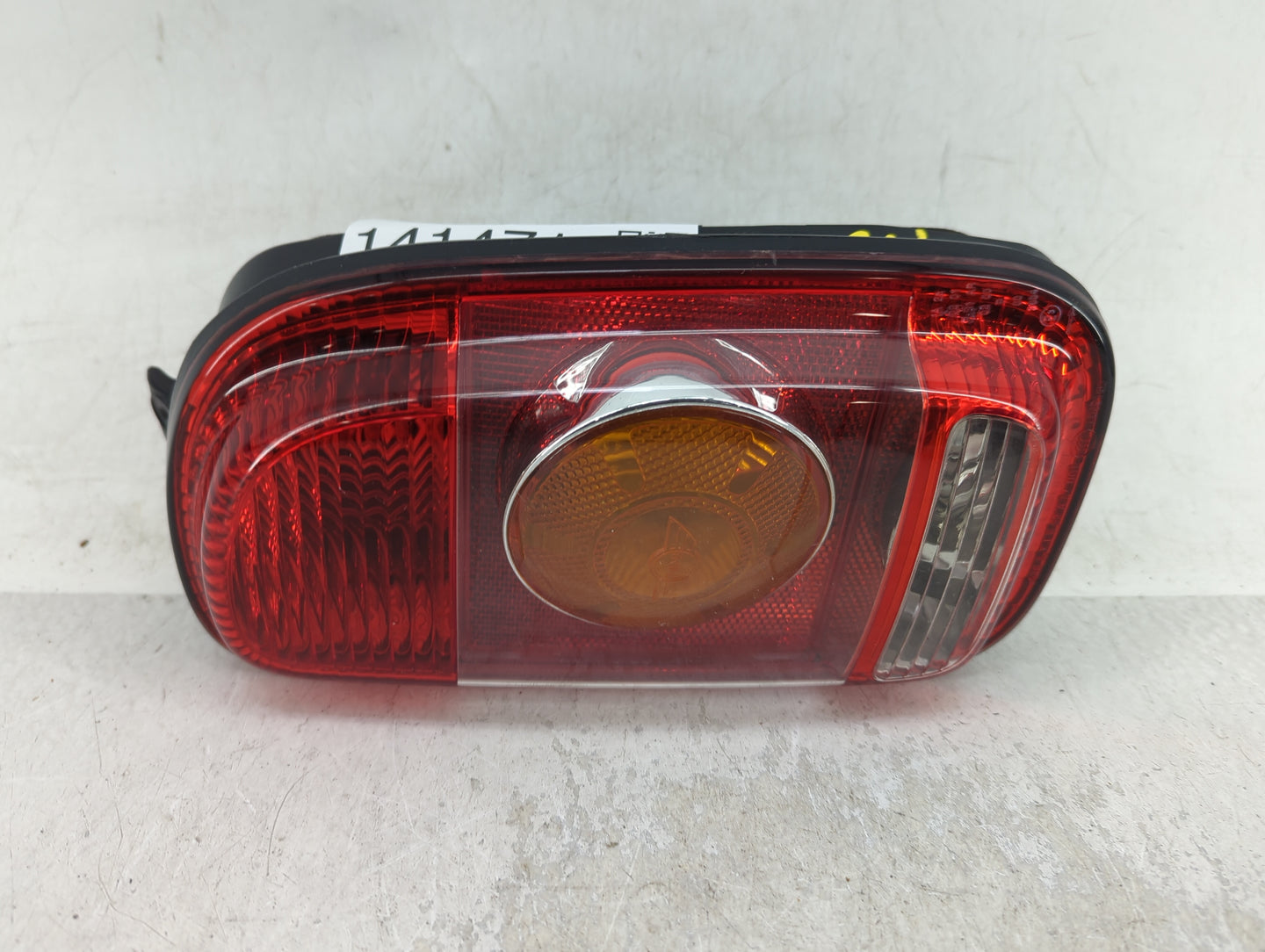 2009 Mini Cooper Tail Light Assembly Passenger Right OEM P/N:2753626 2751308, 2757012, 2757010 Fits OEM Used Auto Parts - Oe