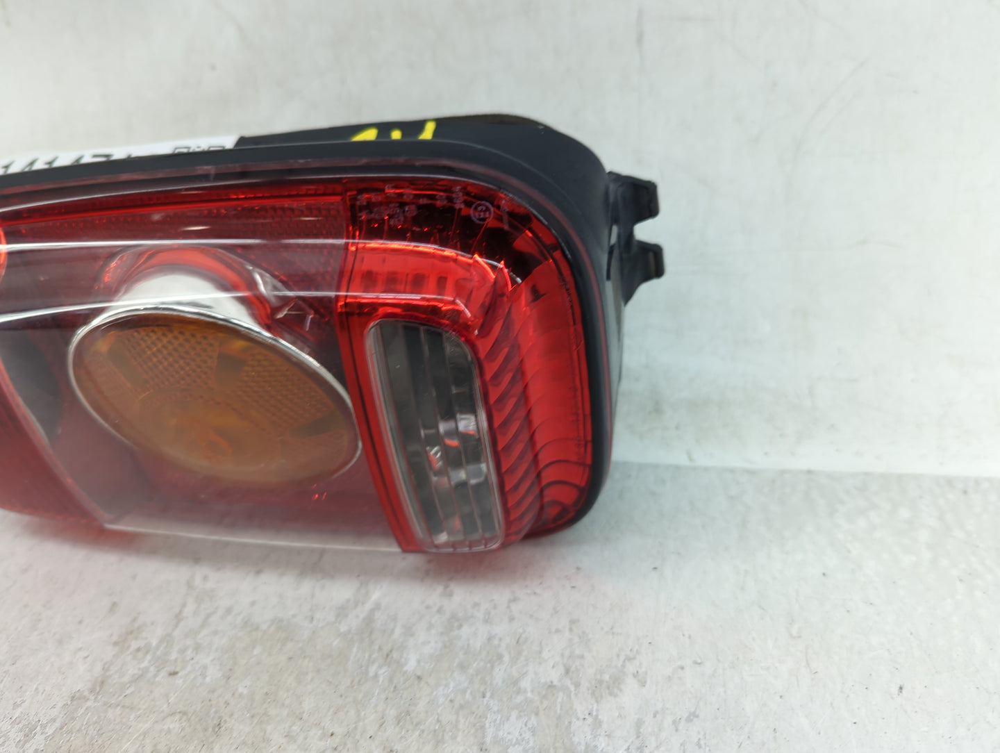 2009 Mini Cooper Tail Light Assembly Passenger Right OEM P/N:2753626 2751308, 2757012, 2757010 Fits OEM Used Auto Parts - Oe