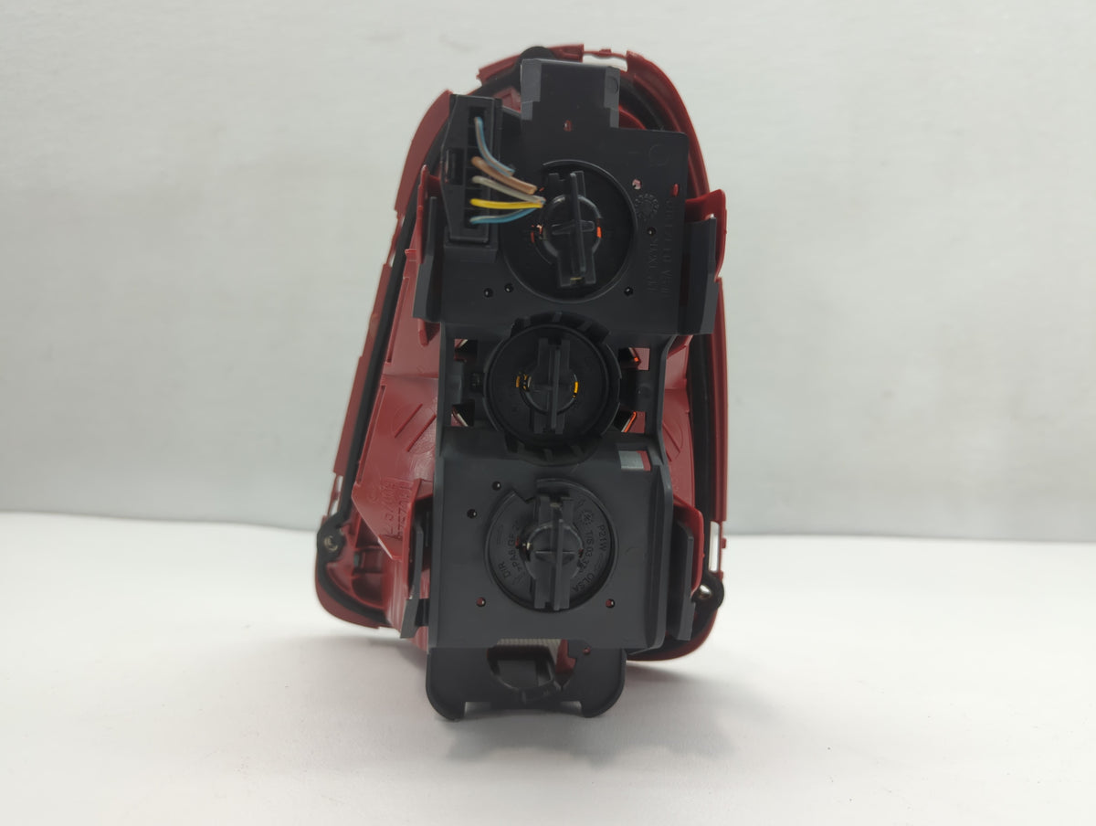 2007-2010 Mini Cooper Tail Light Assembly Driver Left OEM P/N:2757009 2757011 Fits Fits 2007 2008 2009 2010 OEM Used Auto Pa