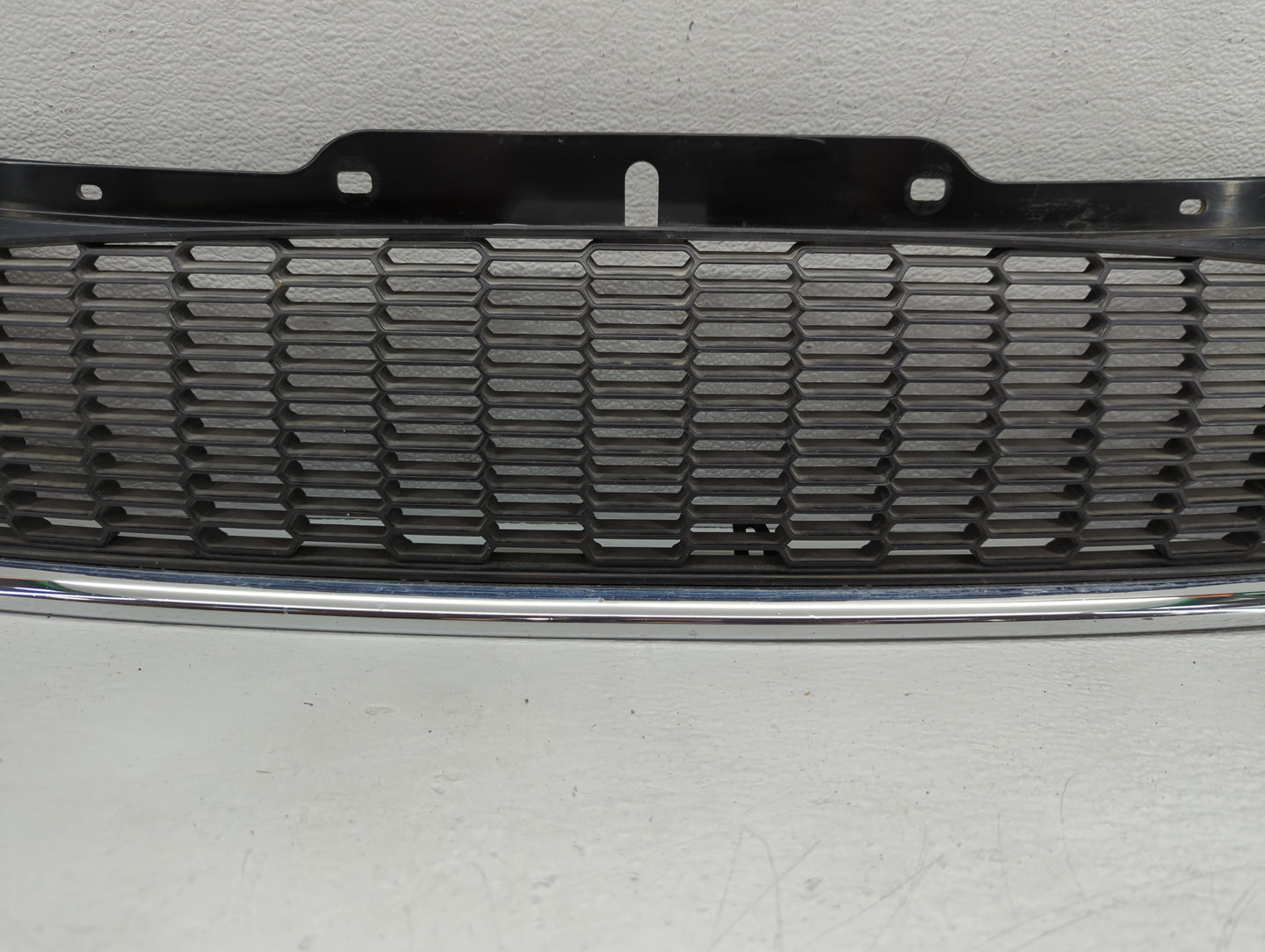 2008-2010 Mini Cooper Front Grille Bumper Not Included Black - Oemusedautoparts1.com