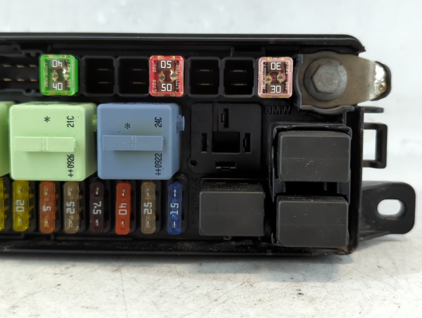 2008-2009 Mini Cooper Fusebox Fuse Box Panel Relay Module P/N:3449504-03 Fits Fits 2008 2009 OEM Used Auto Parts - Oemusedau