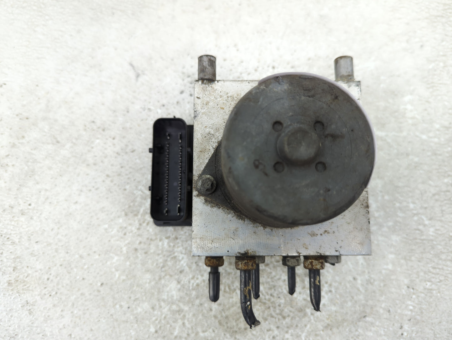 2009 Mini Cooper Clubman ABS Pump Control Module Replacement P/N:6785909-01 Fits OEM Used Auto Parts - Oemusedautoparts1.com