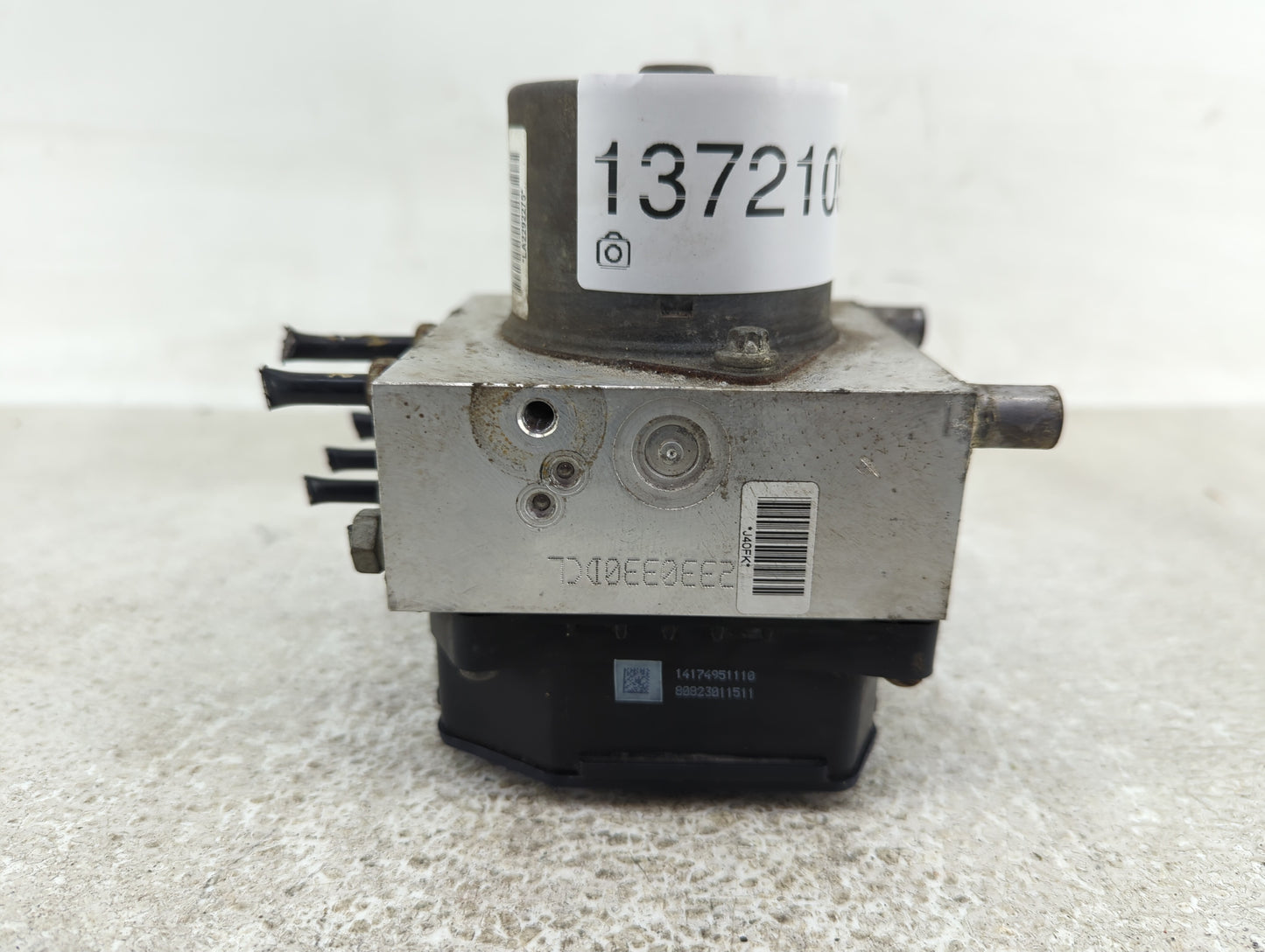 2009 Mini Cooper Clubman ABS Pump Control Module Replacement P/N:6785909-01 Fits OEM Used Auto Parts - Oemusedautoparts1.com