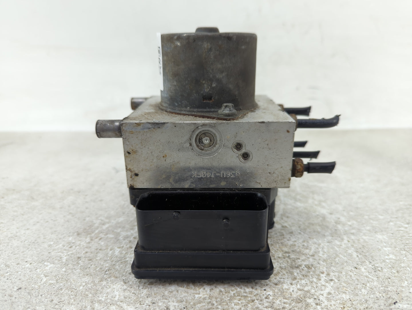 2009 Mini Cooper Clubman ABS Pump Control Module Replacement P/N:6785909-01 Fits OEM Used Auto Parts - Oemusedautoparts1.com