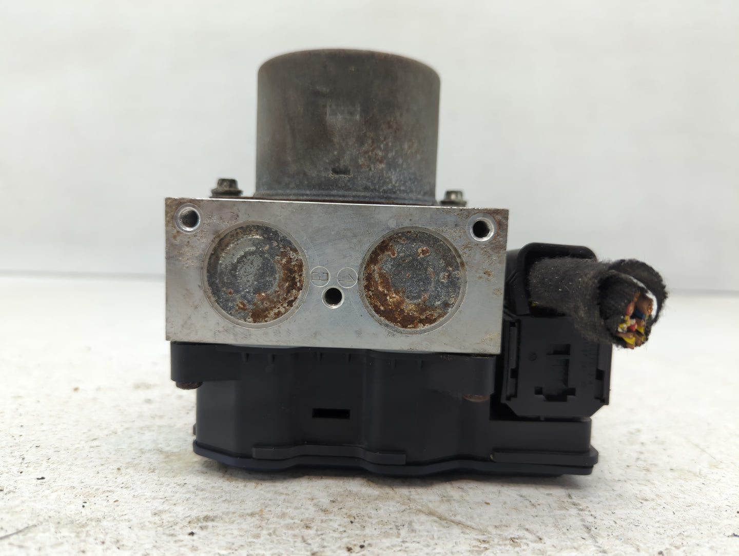 2009 Mini Cooper Clubman ABS Pump Control Module Replacement P/N:3451 6790381 02 Fits OEM Used Auto Parts - Oemusedautoparts