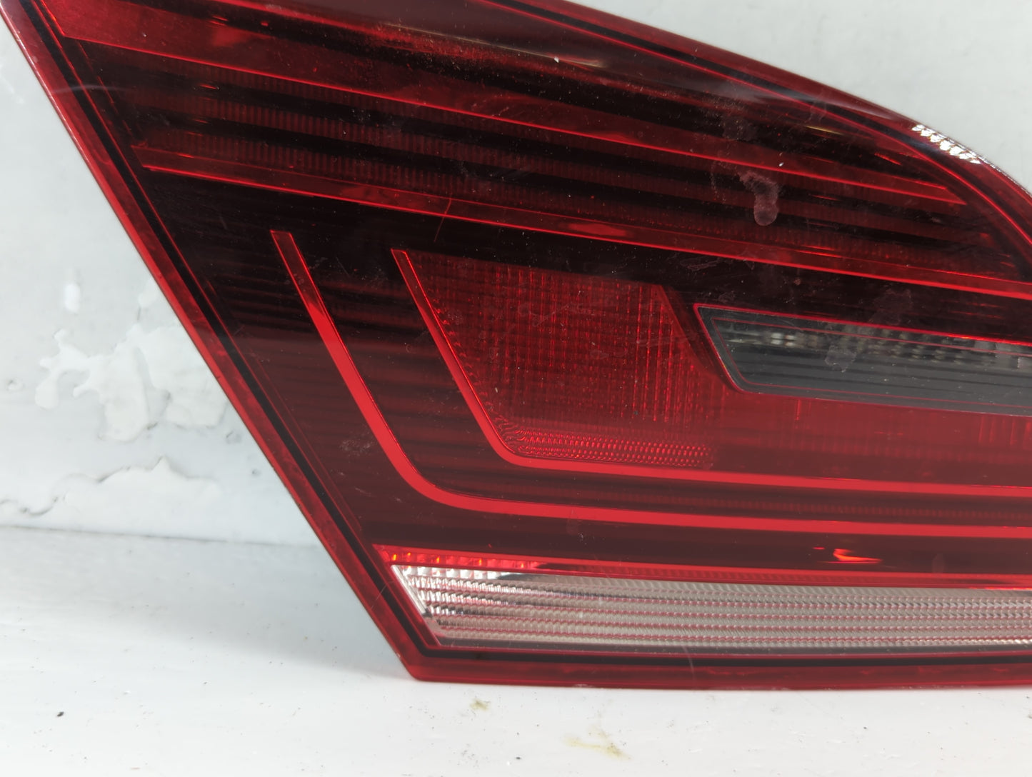 2009 Mini Cooper Clubman Tail Light Assembly Passenger Right OEM P/N:3C8 945 307 R Fits Fits 2008 2010 OEM Used Auto Parts -