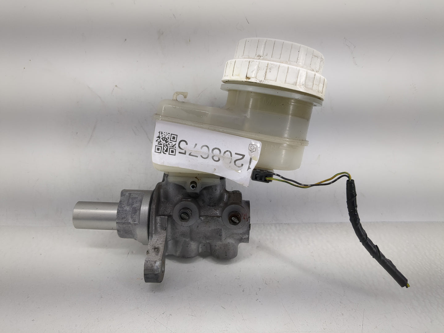 2006-2009 Mitsubishi Galant Brake Master Cylinder - Oemusedautoparts1.com