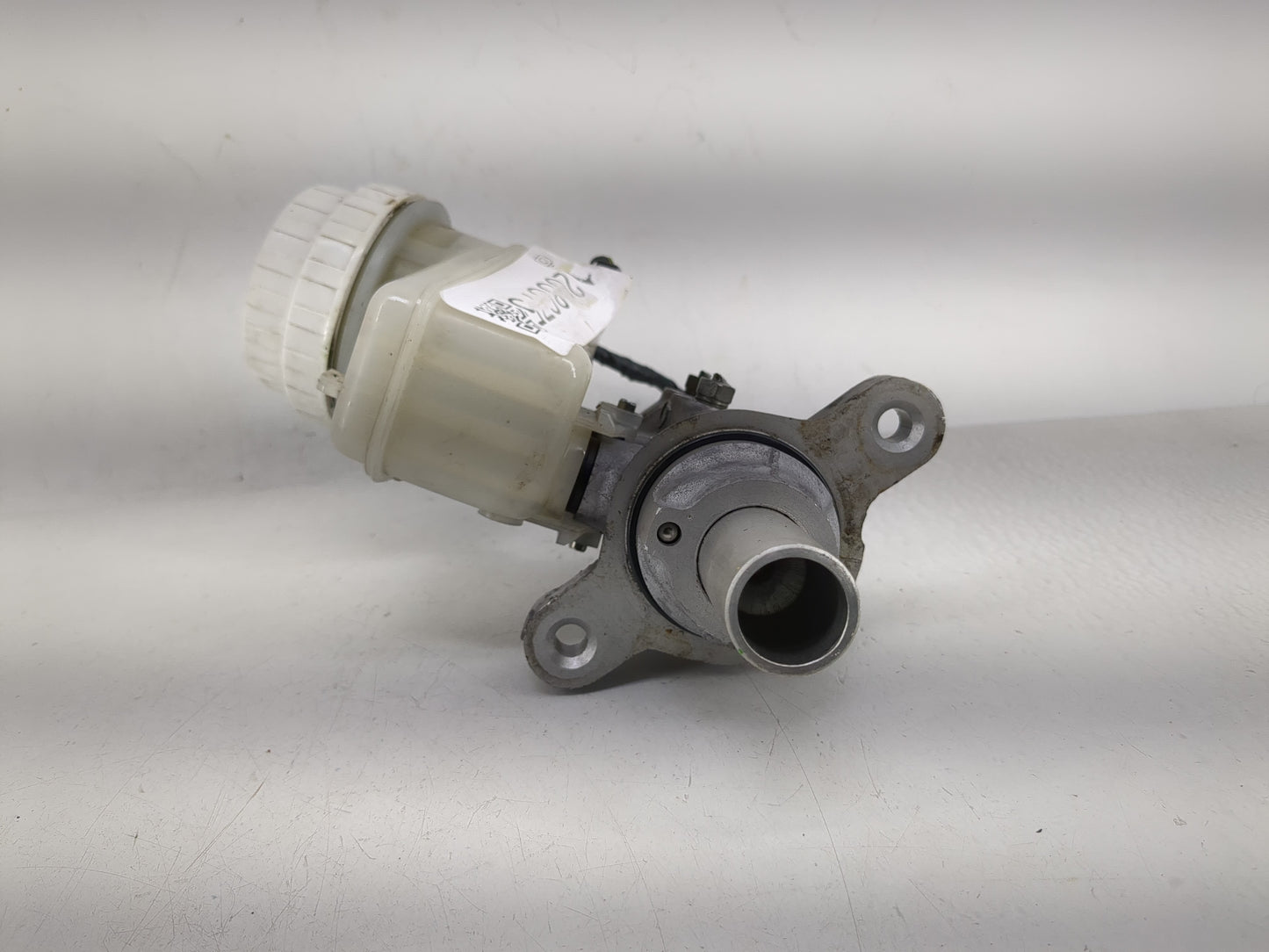 2006-2009 Mitsubishi Galant Brake Master Cylinder - Oemusedautoparts1.com