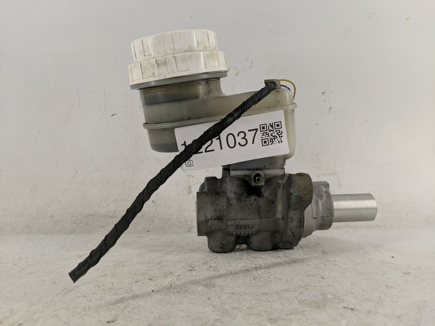 2006-2009 Mitsubishi Galant Brake Master Cylinder - Oemusedautoparts1.com