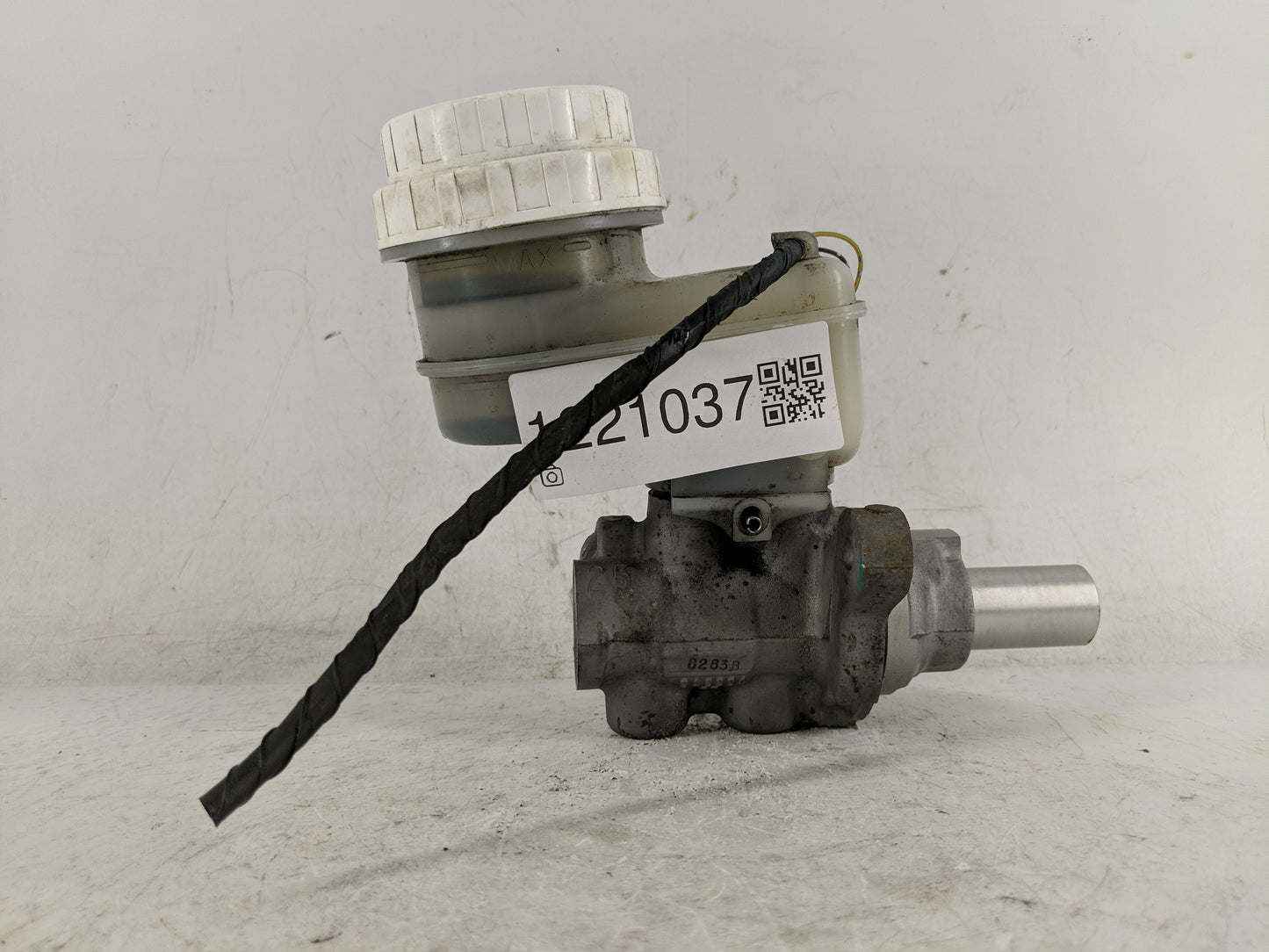 2006-2009 Mitsubishi Galant Brake Master Cylinder - Oemusedautoparts1.com