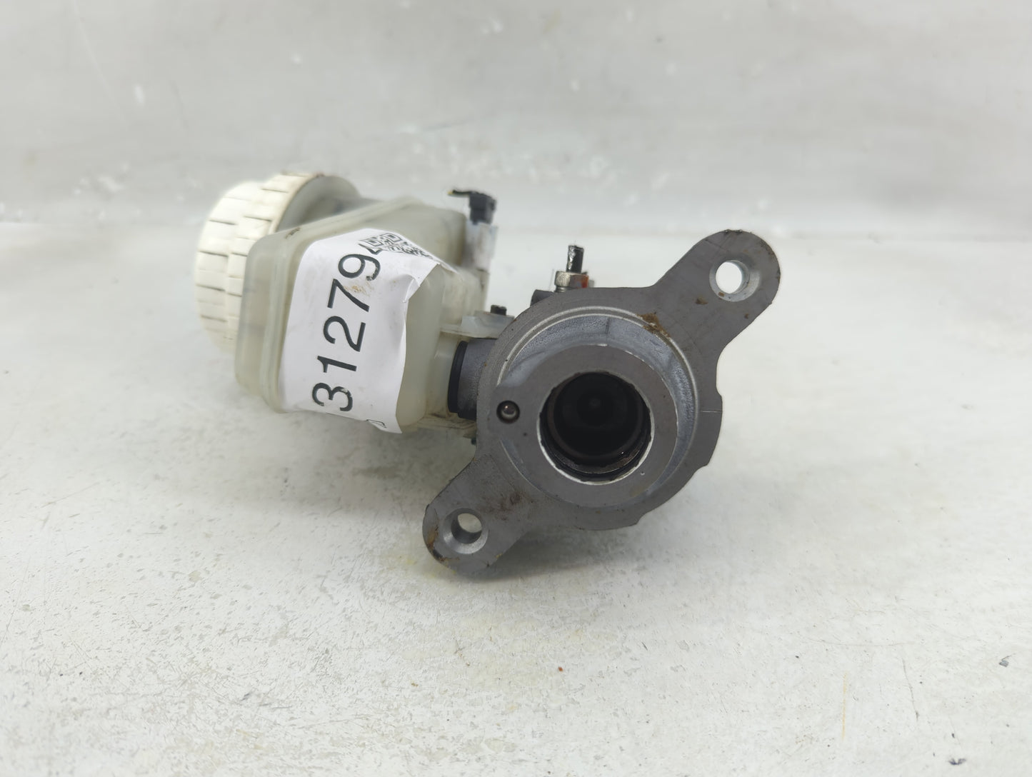 2006-2009 Mitsubishi Galant Brake Master Cylinder - Oemusedautoparts1.com