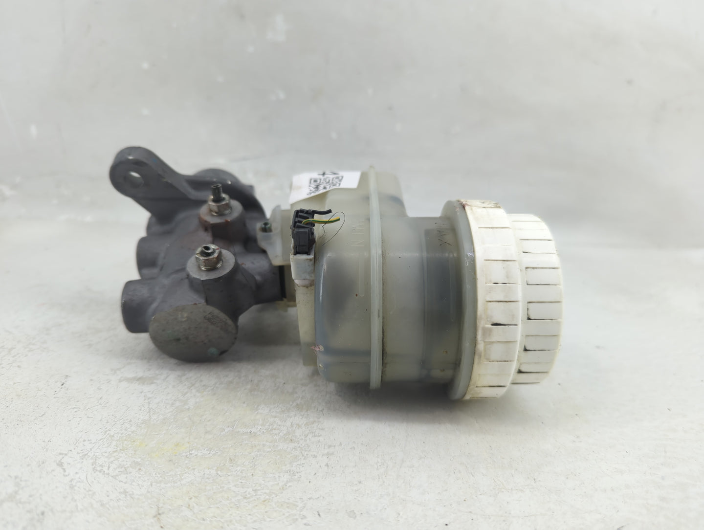 2006-2009 Mitsubishi Galant Brake Master Cylinder - Oemusedautoparts1.com
