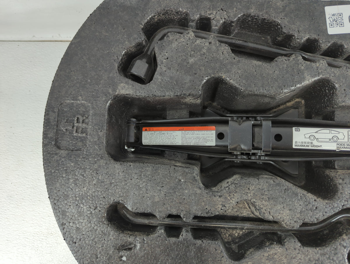 2009 Mitsubishi Galant Spare Scissor Car Jack - Oemusedautoparts1.com