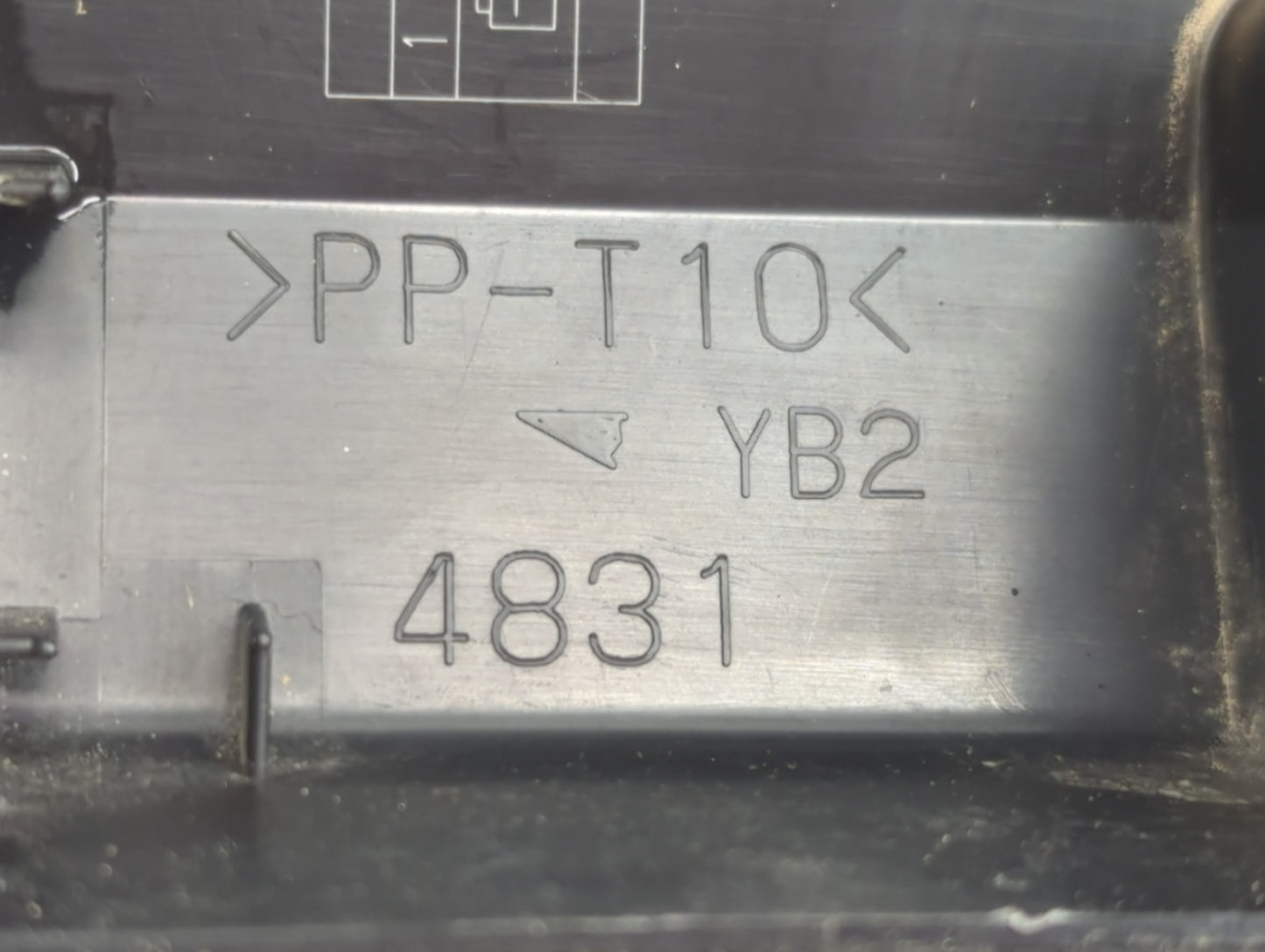2008-2009 Mitsubishi Galant Fusebox Fuse Box Panel Relay Module P/N:4831 PP-T10 Fits Fits 2008 2009 OEM Used Auto Parts - Oe