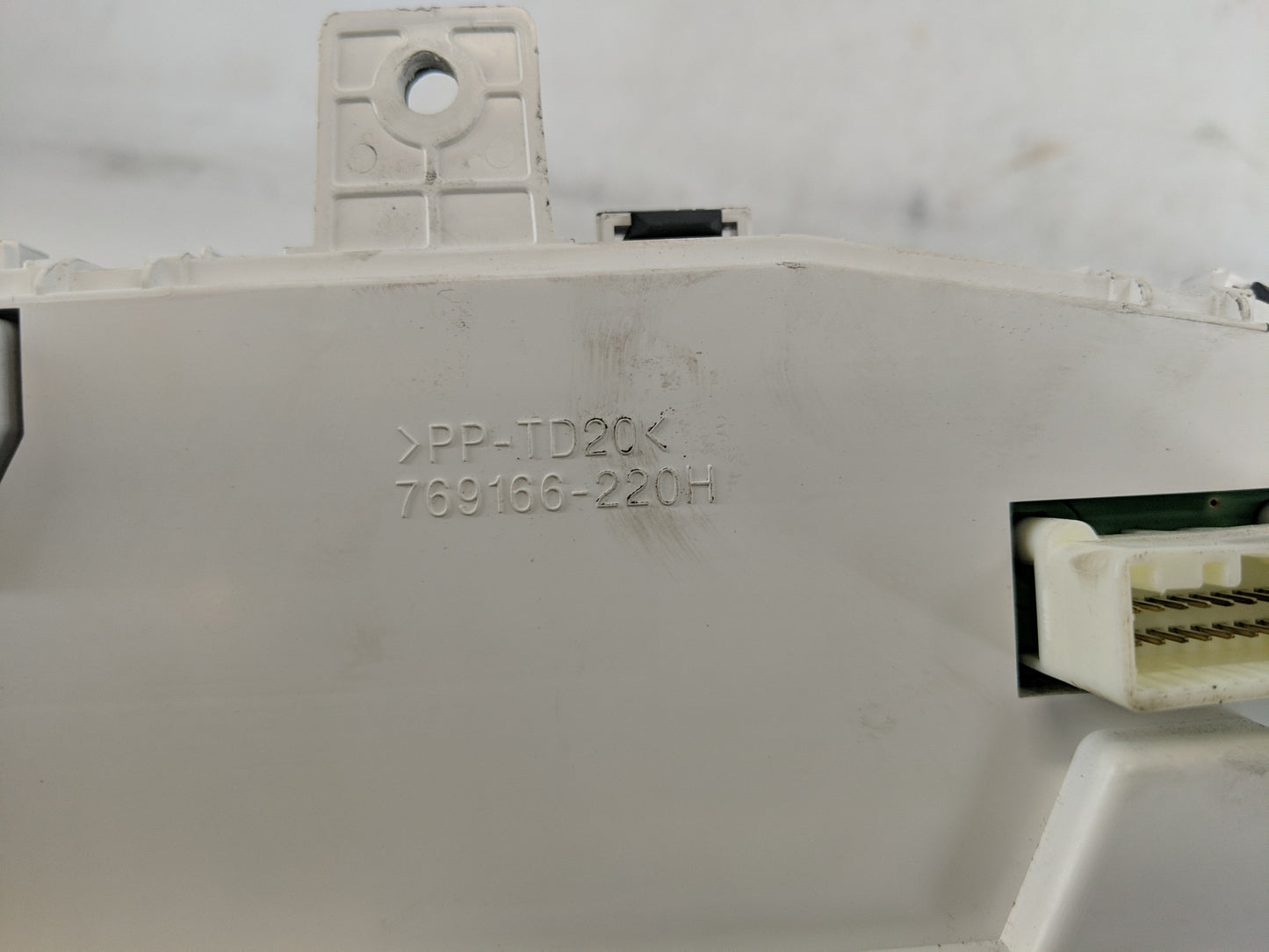 2008-2009 Mitsubishi Lancer Instrument Cluster Speedometer Gauges P/N:769166-220H Fits Fits 2007 2008 2009 OEM Used Auto Par