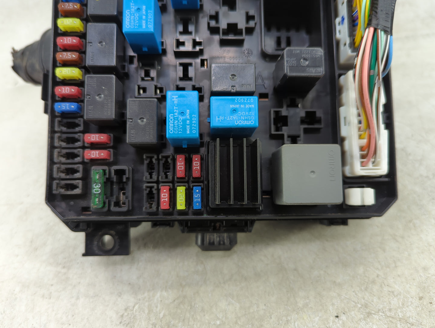 2008-2009 Mitsubishi Lancer Fusebox Fuse Box Panel Relay Module P/N:8565A024 Fits Fits 2008 2009 OEM Used Auto Parts - Oemus