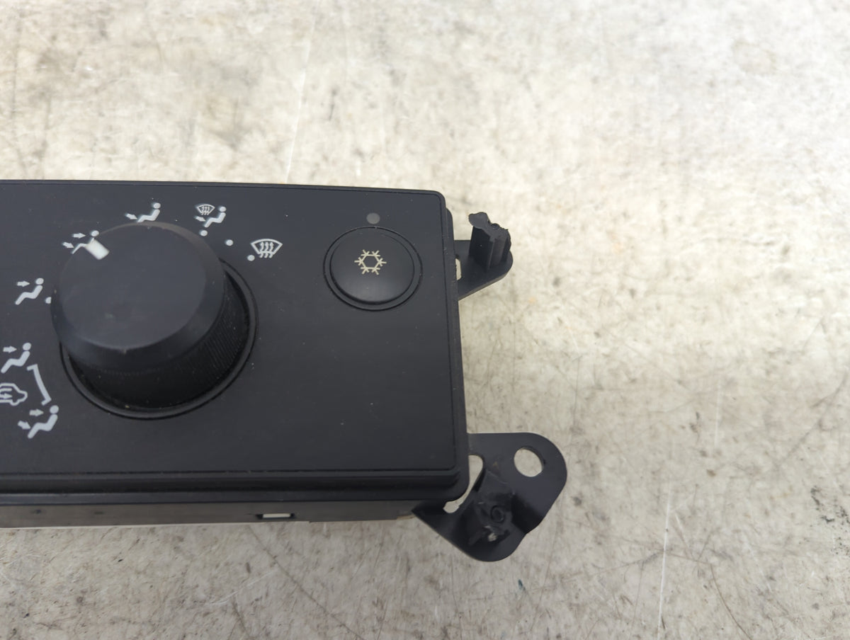 2009 Mitsubishi Mitsubishi Raider Climate Control Module Temperature AC/Heater Replacement P/N:P55056754AB Fits OEM Used Aut