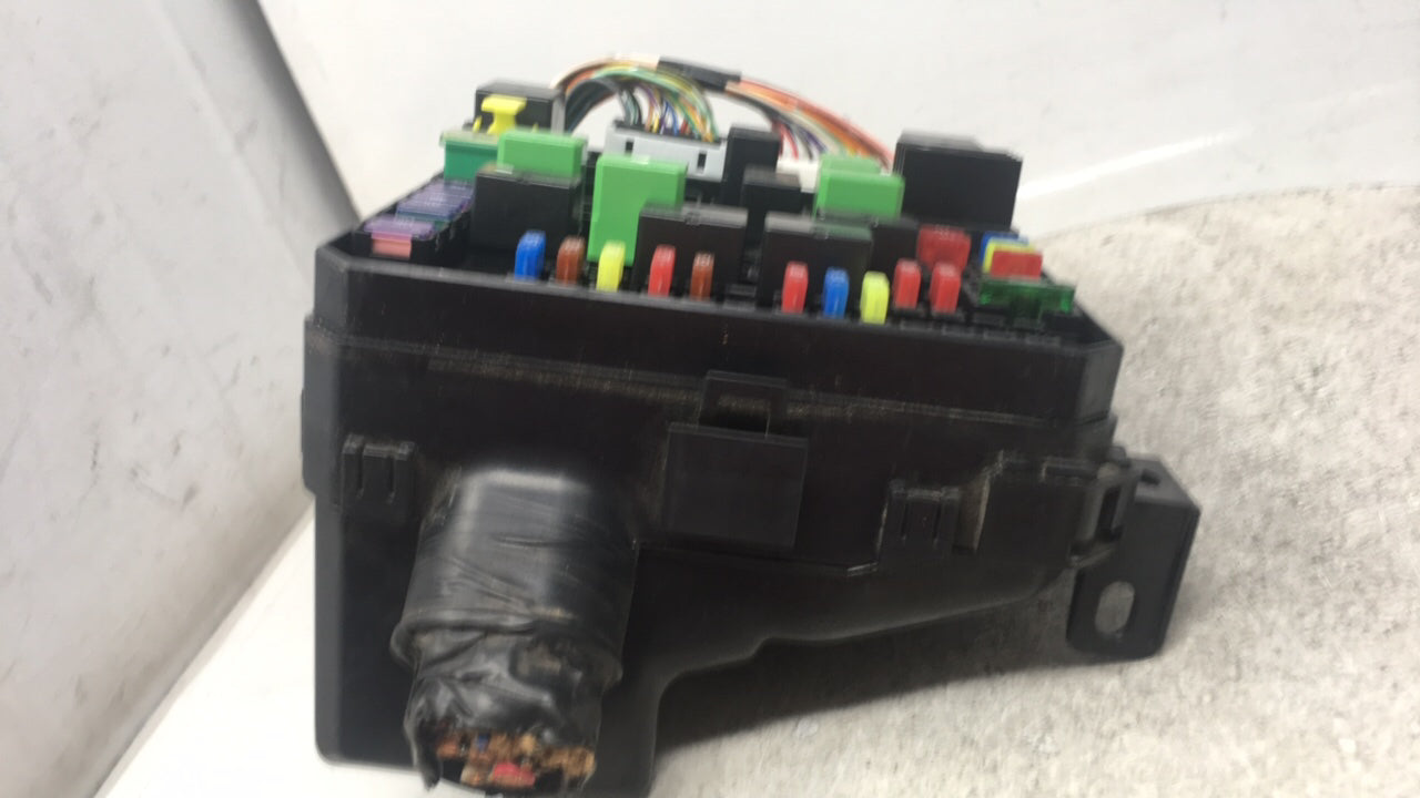 2009 Mitsubishi Outlander Fusebox Fuse Box Panel Relay Module P/N:PR073-00000 Fits OEM Used Auto Parts - Oemusedautoparts1.c