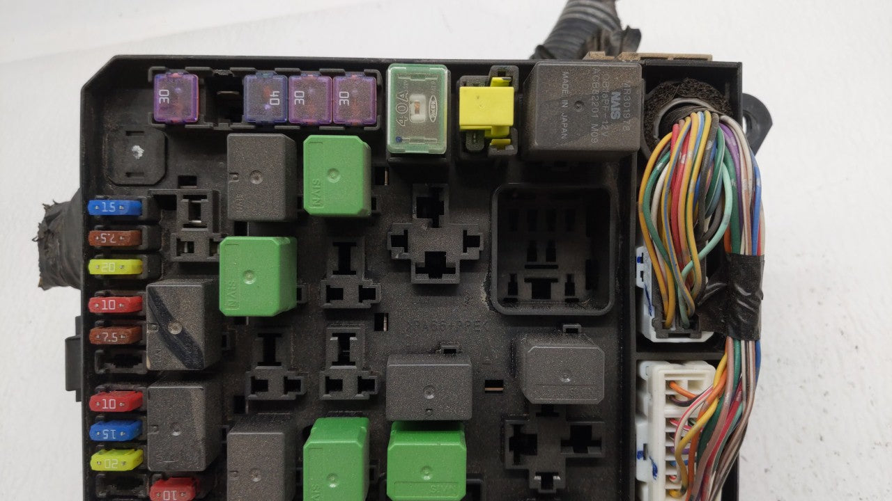 2009 Mitsubishi Outlander Fusebox Fuse Box Panel Relay Module P/N:PR073-00000 8565A024 Fits OEM Used Auto Parts - Oemusedaut