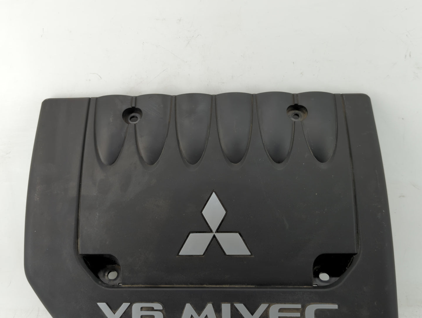 2009 Mitsubishi Outlander Engine Cover - Oemusedautoparts1.com