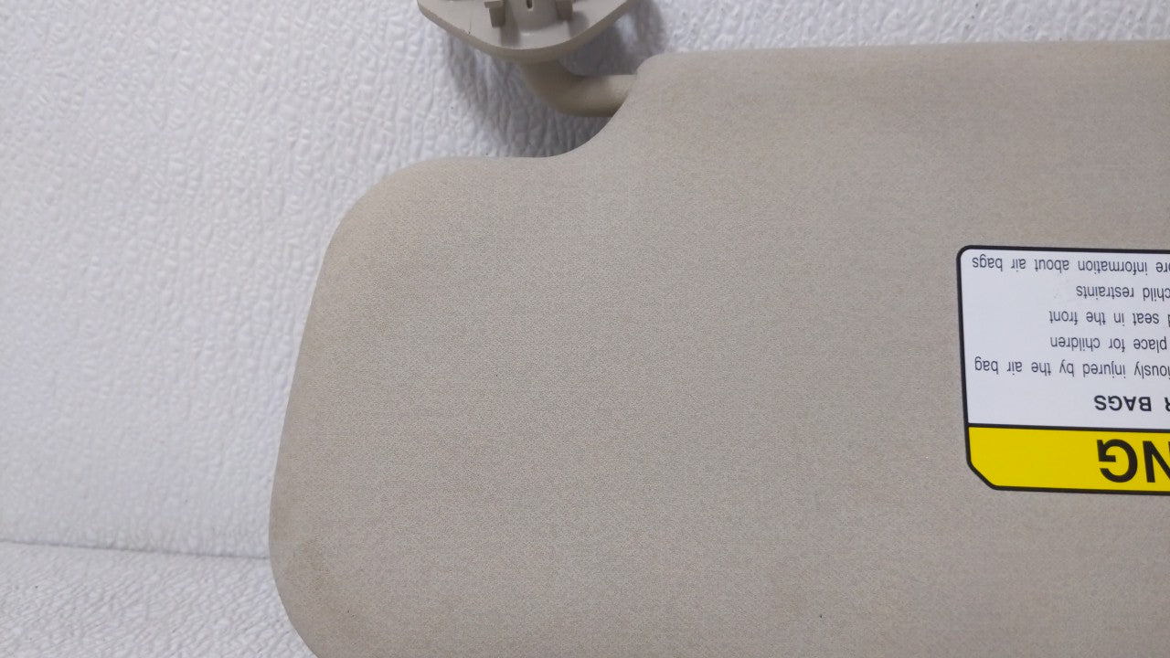 2009 Mitsubishi Outlander Sun Visor Shade Replacement Passenger Right Mirror Fits OEM Used Auto Parts - Oemusedautoparts1.co