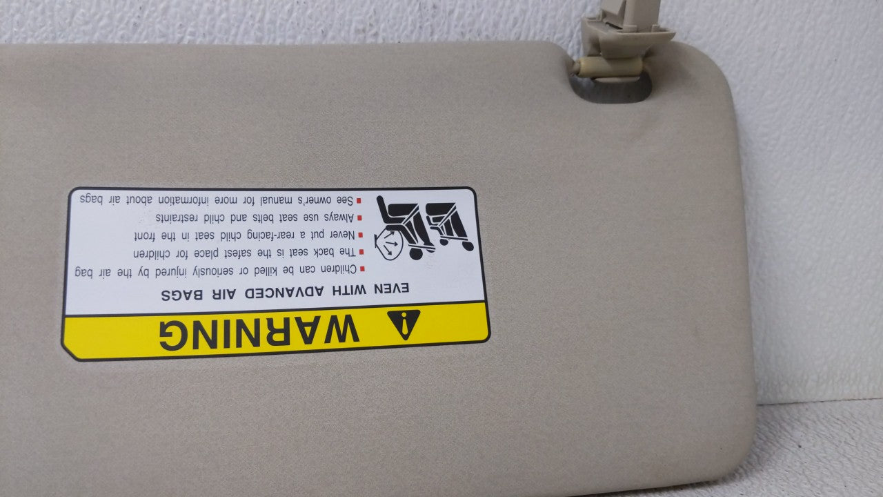 2009 Mitsubishi Outlander Sun Visor Shade Replacement Passenger Right Mirror Fits OEM Used Auto Parts - Oemusedautoparts1.co