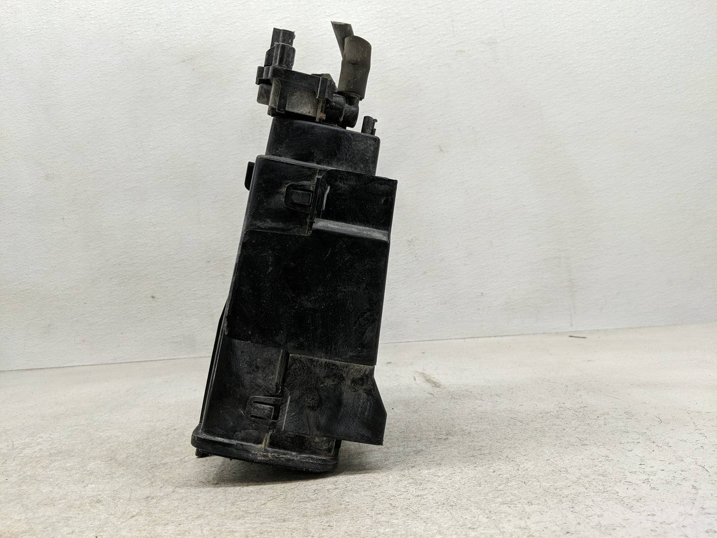 2009 Nissan 370z Fuel Vapor Charcoal Canister - Oemusedautoparts1.com