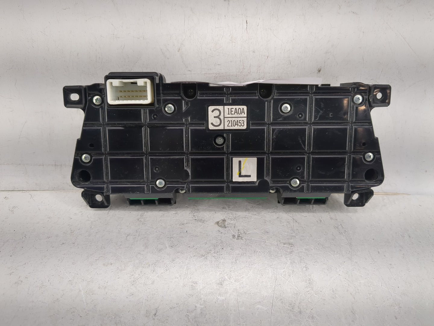 2009-2009 Nissan 370z Radio Control Panel - Oemusedautoparts1.com