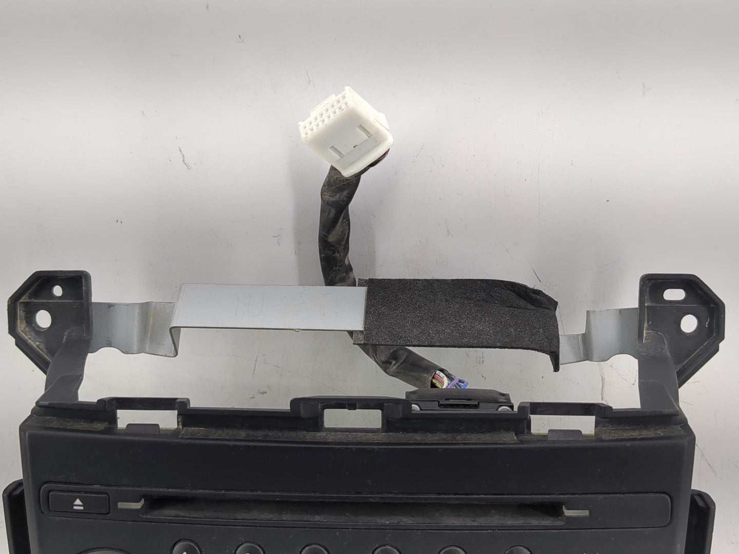 2009-2009 Nissan 370z Radio Control Panel - Oemusedautoparts1.com
