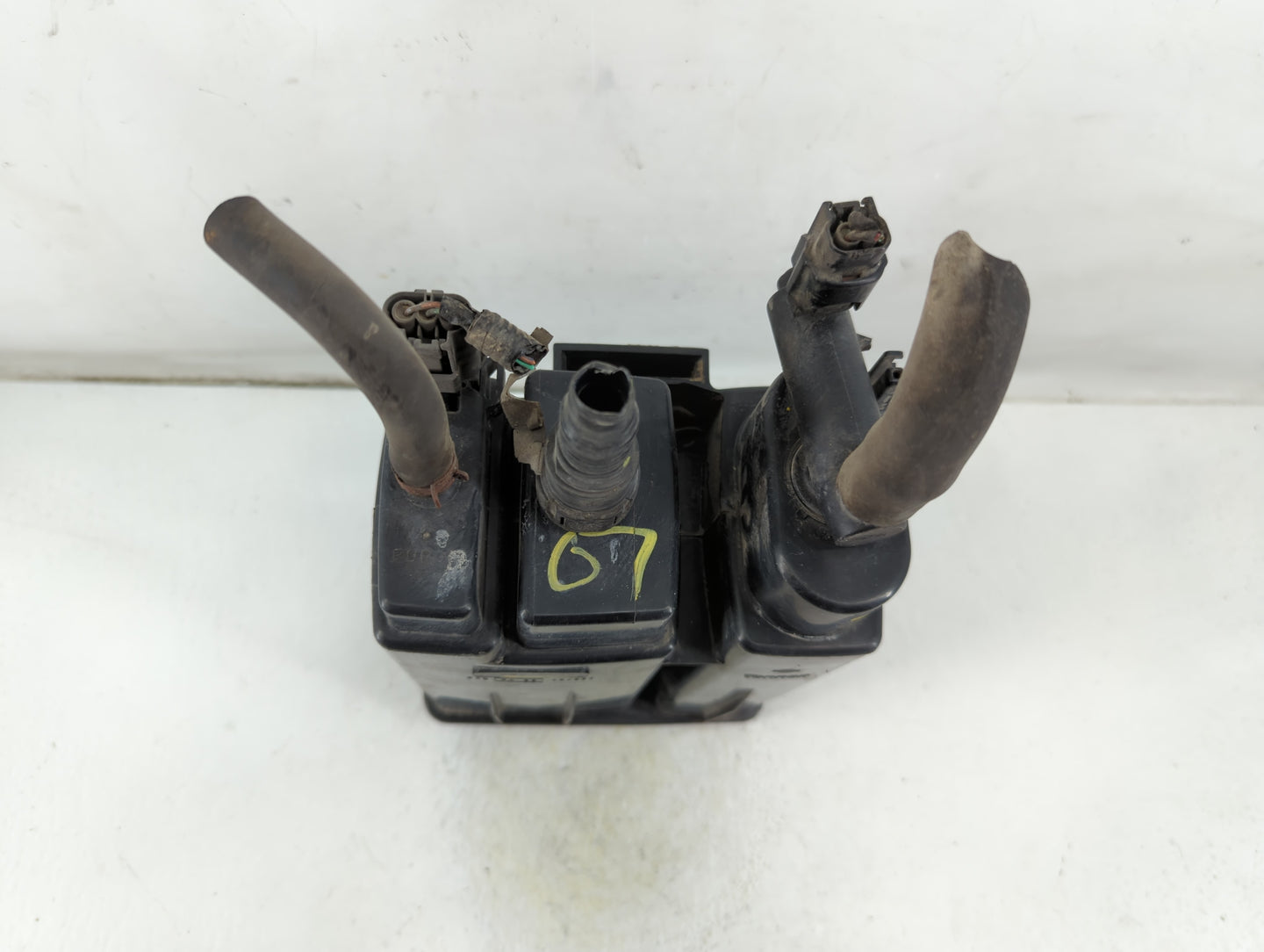 2009 Nissan Altima Fuel Vapor Charcoal Canister 1047181 - Oemusedautoparts1.com