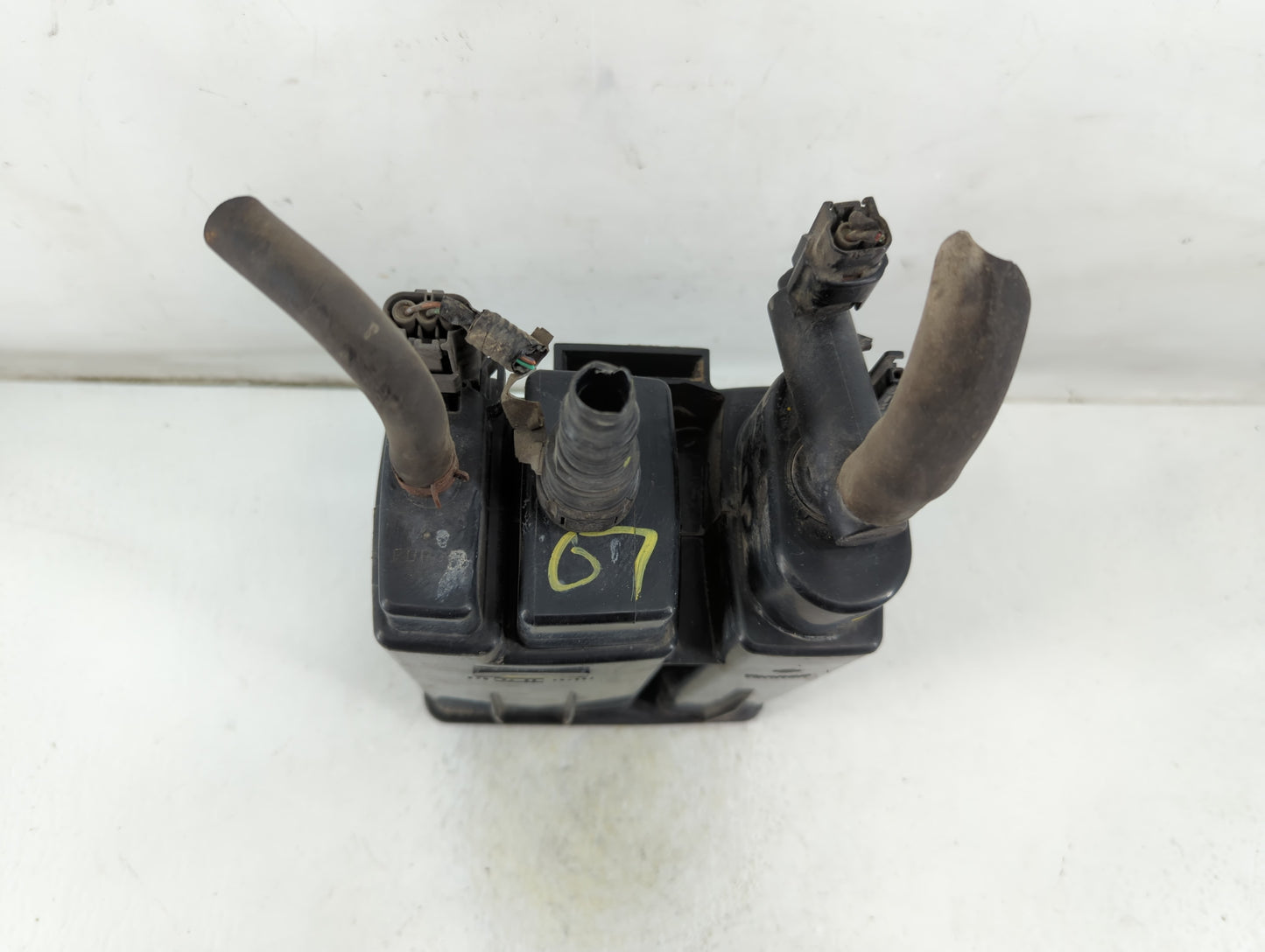 2009 Nissan Altima Fuel Vapor Charcoal Canister 1047181 - Oemusedautoparts1.com