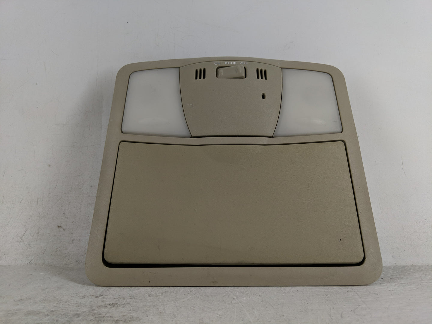 2009 Nissan Altima Overhead Roof Console - Oemusedautoparts1.com