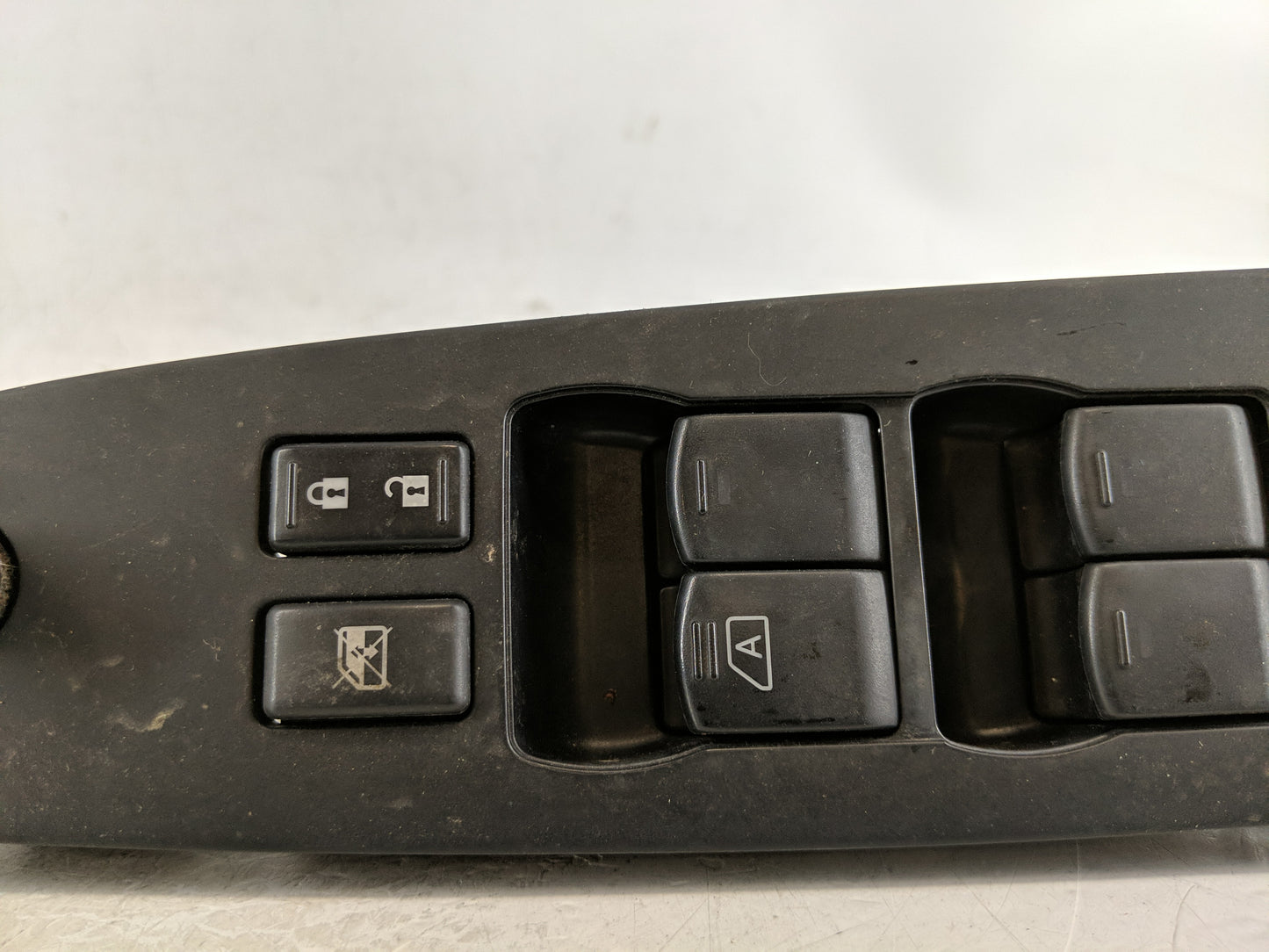 2007-2012 Nissan Altima Master Power Window Switch Replacement Driver Side Left P/N:25401 ZN40A 2540 Fits OEM Used Auto Part