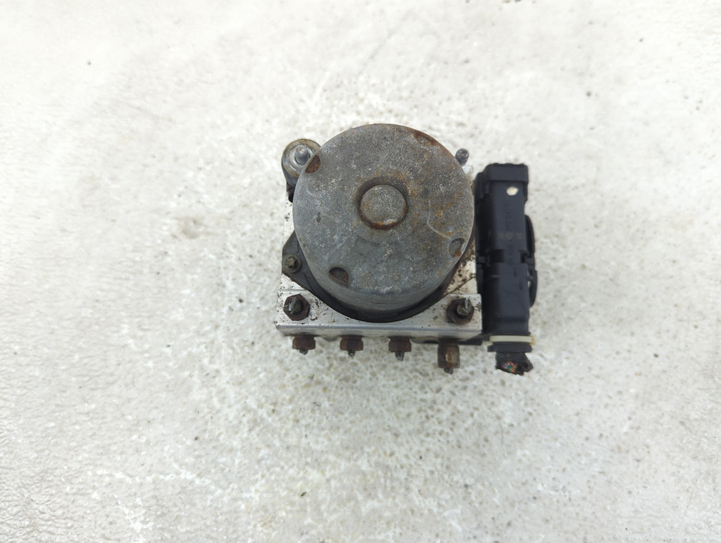 2009 Nissan Altima ABS Pump Control Module Replacement P/N:0 265 231 798 Fits OEM Used Auto Parts - Oemusedautoparts1.com