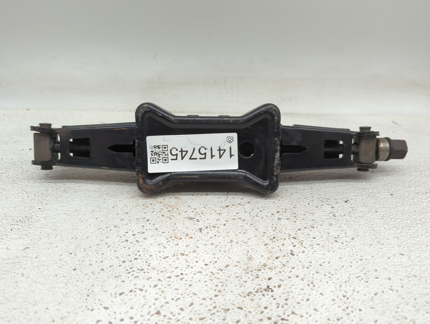 2009 Nissan Altima Spare Scissor Car Jack - Oemusedautoparts1.com